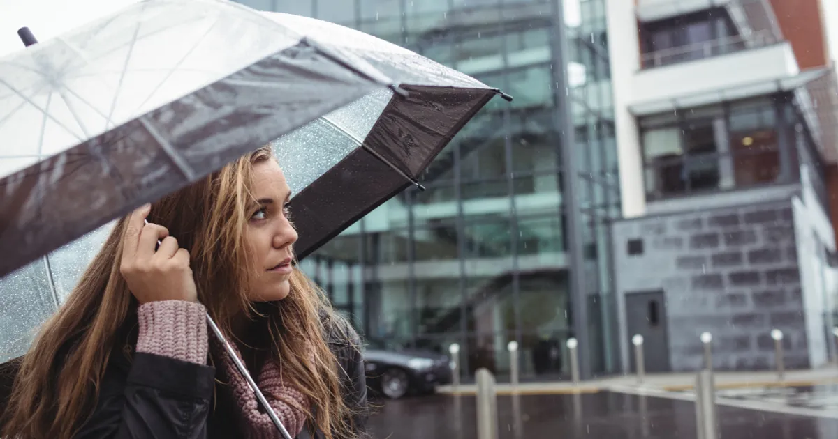 Avertisment meteo: Alertă pentru furtuni, grindină și vânt puternic în România până vineri seară