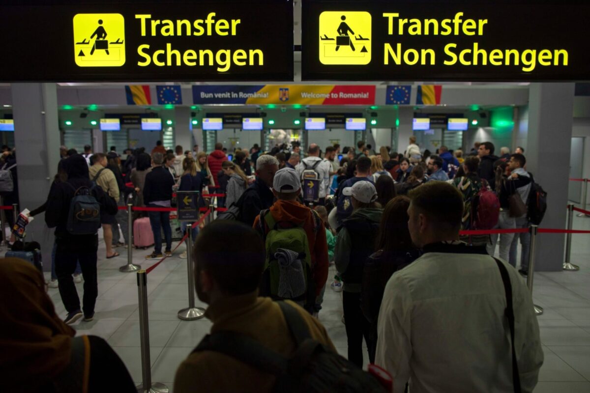 Spania și Italia renunță la restricțiile de călătorie impuse în cadrul acordului Schengen