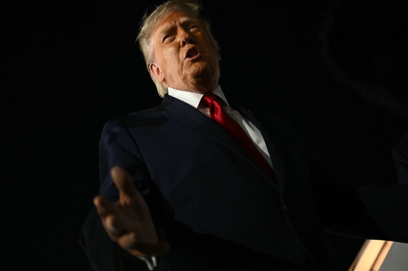 Donald Trump a explorat posibilitatea de a redenumi Oceanul Atlantic în „Oceanul Trump” sau „Oceanul America”