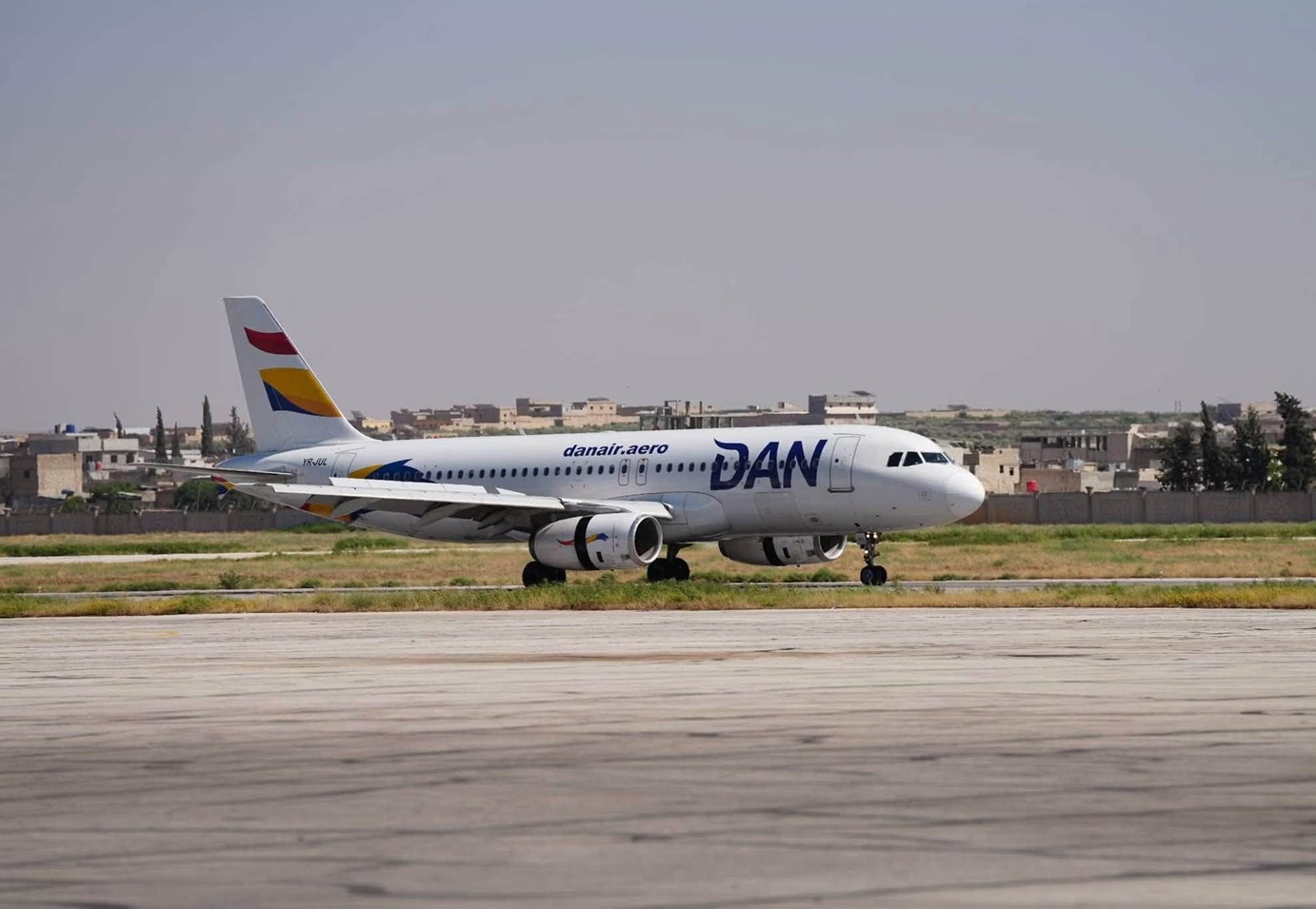 Compania aeriană Dan Air a solicitat intrarea în insolvență pentru restructurarea datoriilor