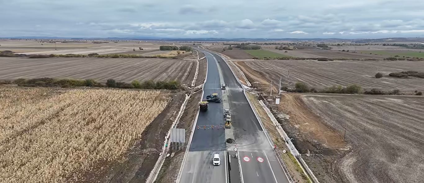 Autostrada Transilvania A3: Începe așternerea stratului de uzură pe lotul Chiribiș – Biharia