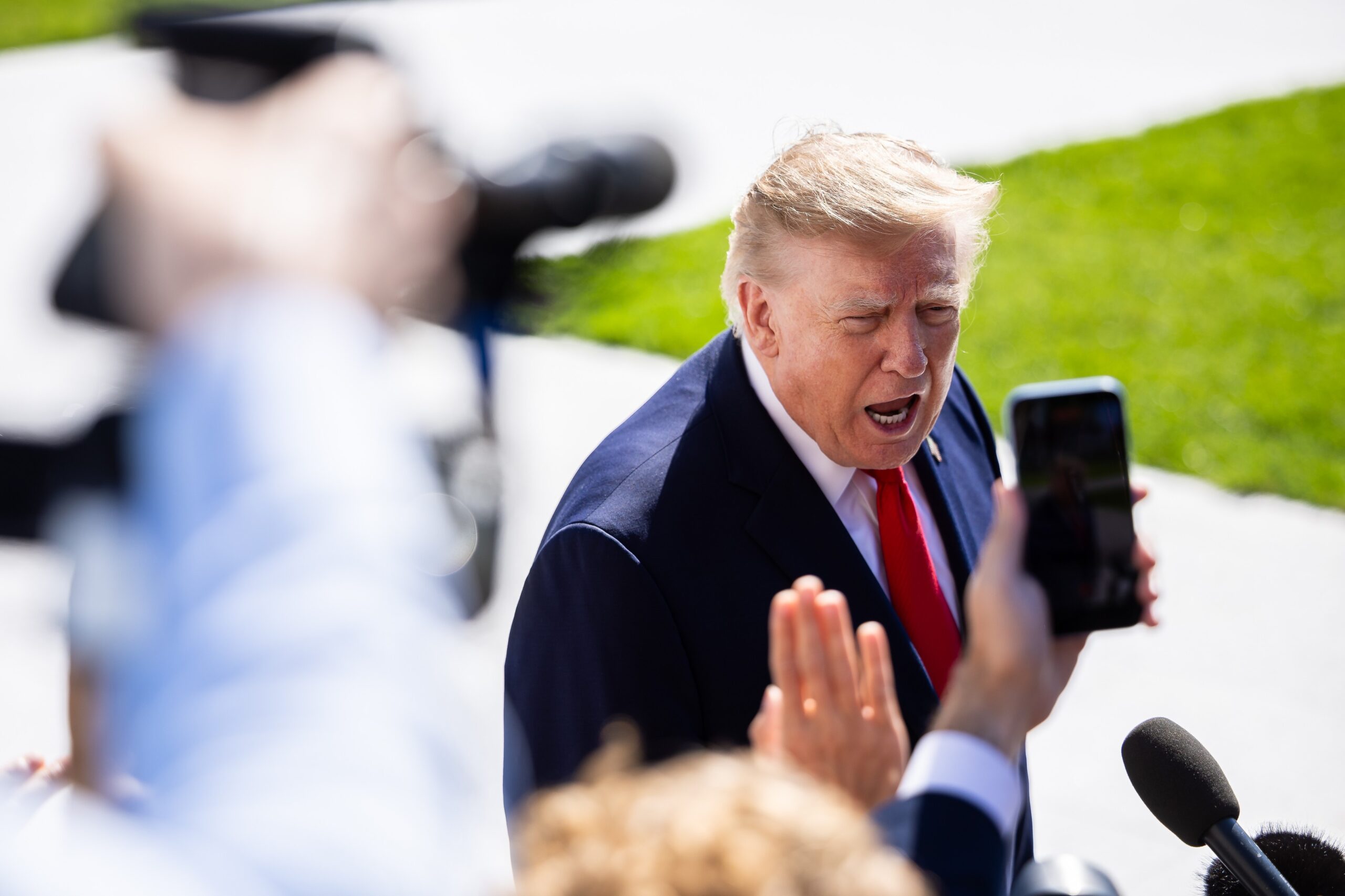 Donald Trump este obligat de un judecător să depună mărturie în procesul de calomnie împotriva BBC