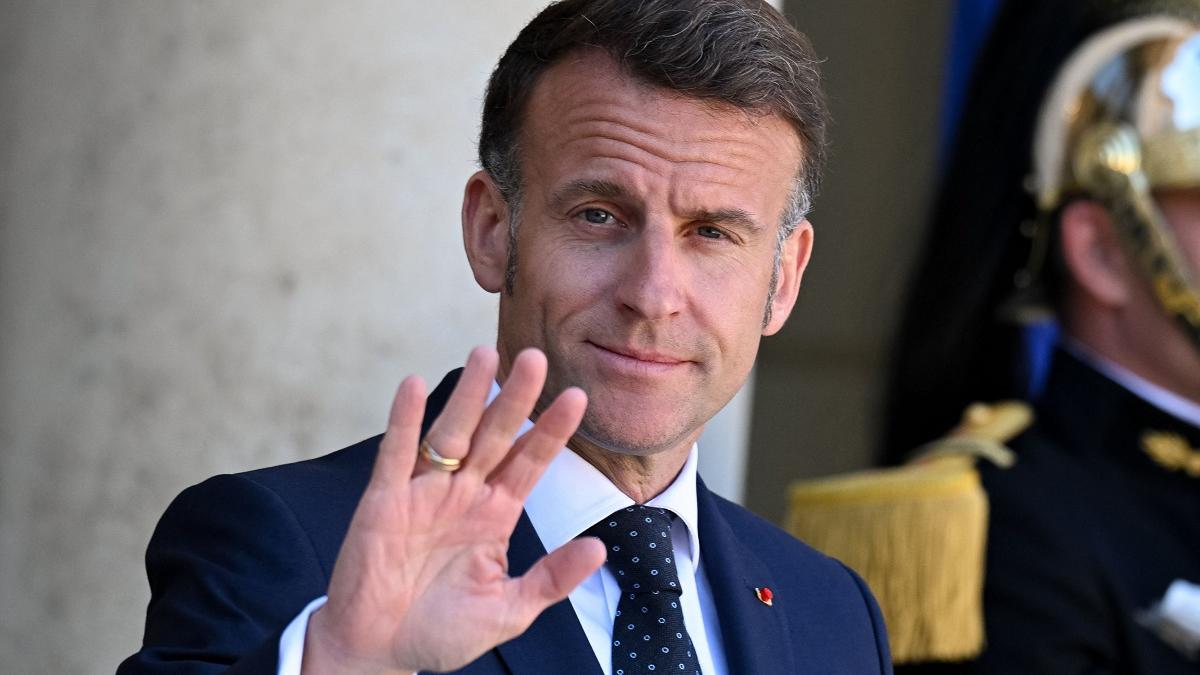 Emmanuel Macron anunță interzicerea manifestațiilor neautorizate în Franța după violențe