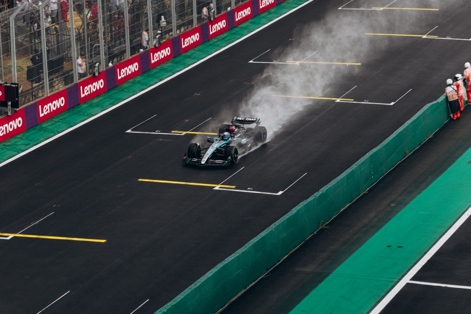 Lewis Hamilton anunță că va continua în Formula 1 pentru a concura în Africa