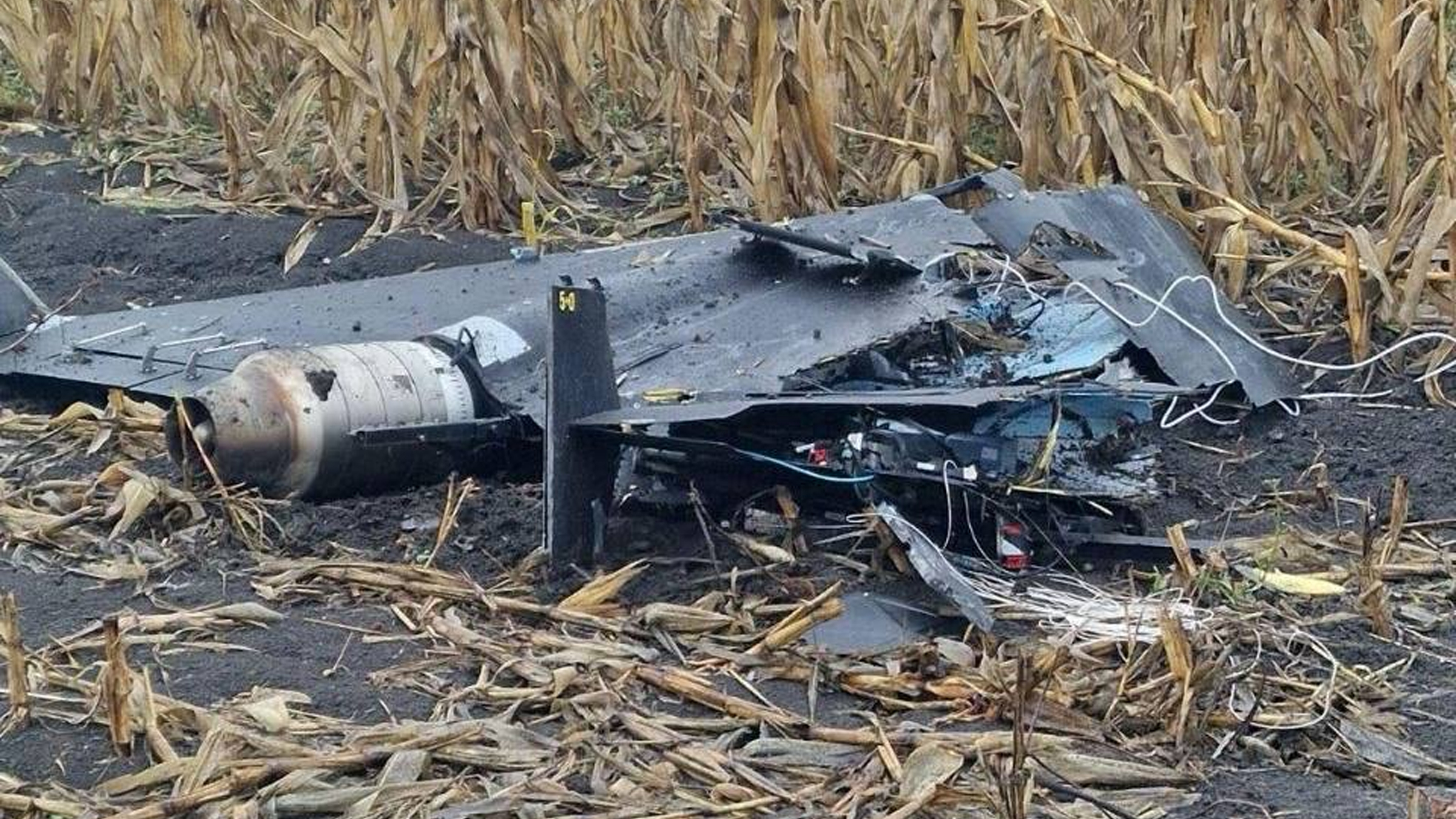 Dronă detectată și prăbușită în Republica Moldova, la doar 100 de metri de o locuință