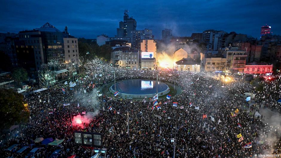Serbia se pregătește de alegeri parlamentare: Mișcarea studenților provoacă o competiție neașteptată