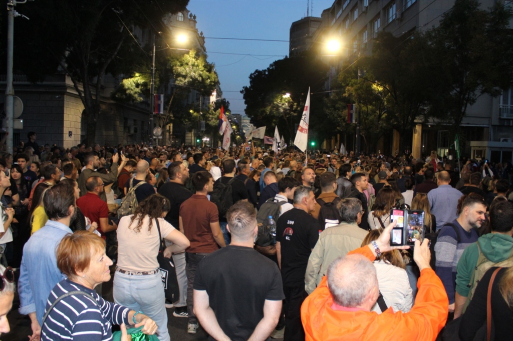 Marea mobilizare în Serbia: Zeci de mii de studenți au manifestat înaintea alegerilor parlamentare