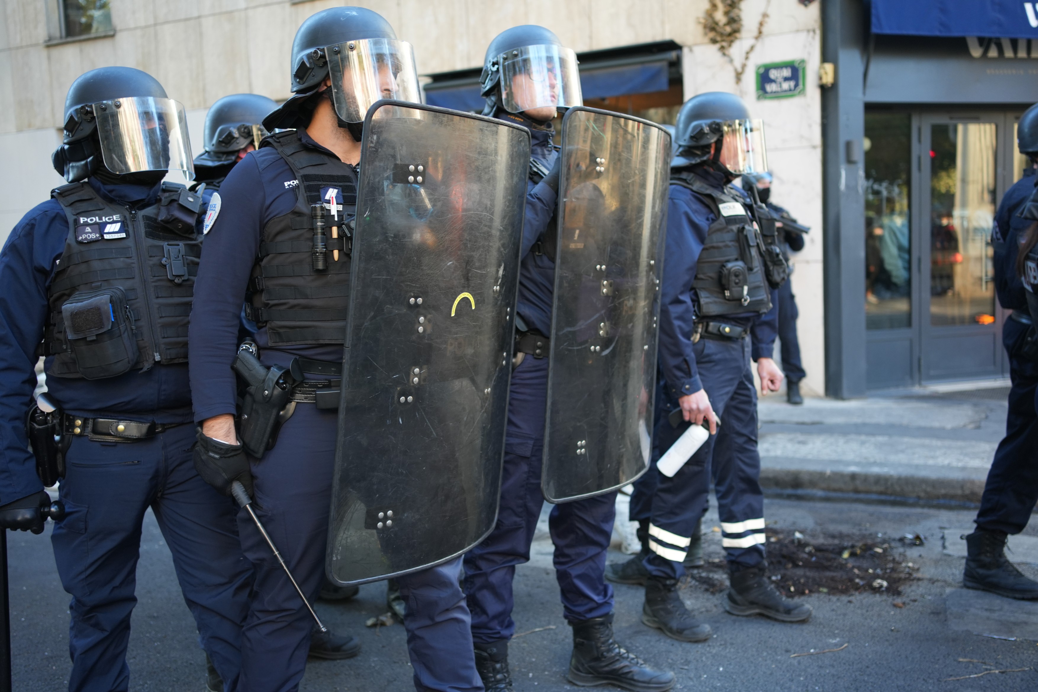 Franța se pregătește de o nouă zi de proteste: sunt anunțate 700 de manifestații și 70.000 de polițiști