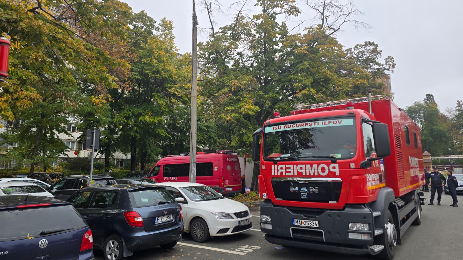 Bloc din Sectorul 6 al Capitalei este evacuat după sesizarea unei crăpături între două scări