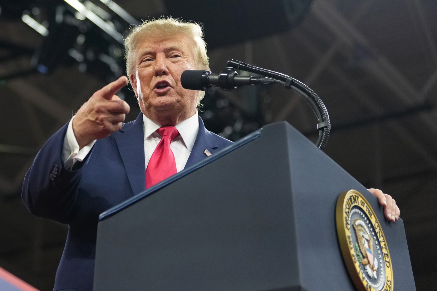 Donald Trump a discutat cu CEO-ul Google despre redenumirea Oceanului Atlantic
