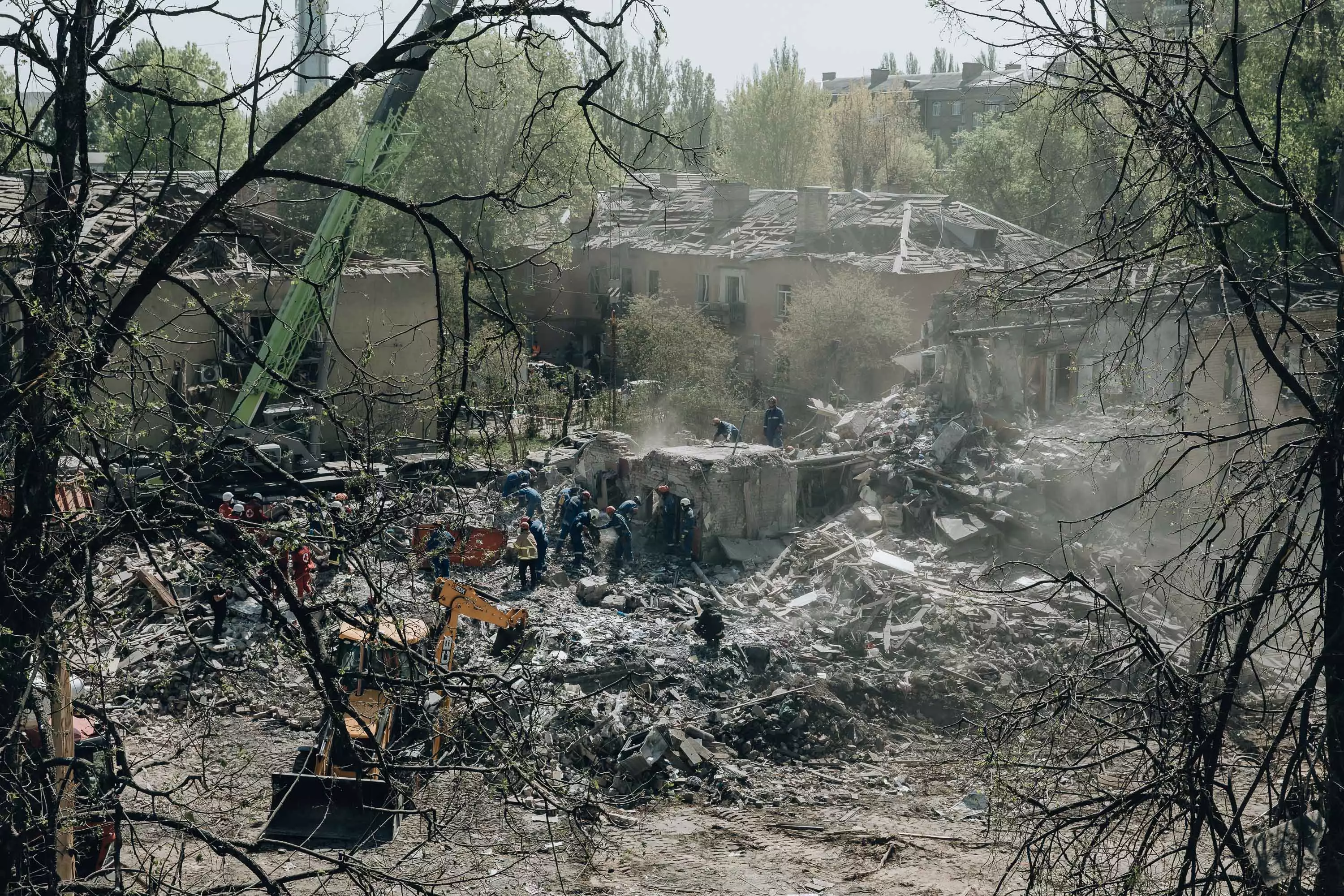 Alertă în Sectorul 6: Locatari evacuați de urgență după apariția unei crăpături mari într-un bloc