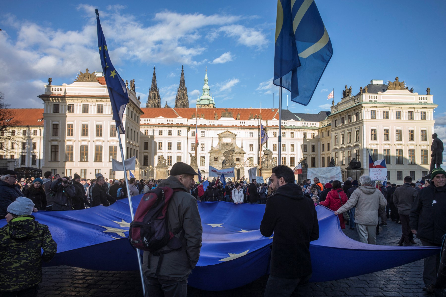 Proteste în fața Parlamentului ceh din cauza reducerii finanțării pentru radiodifuziunea publică