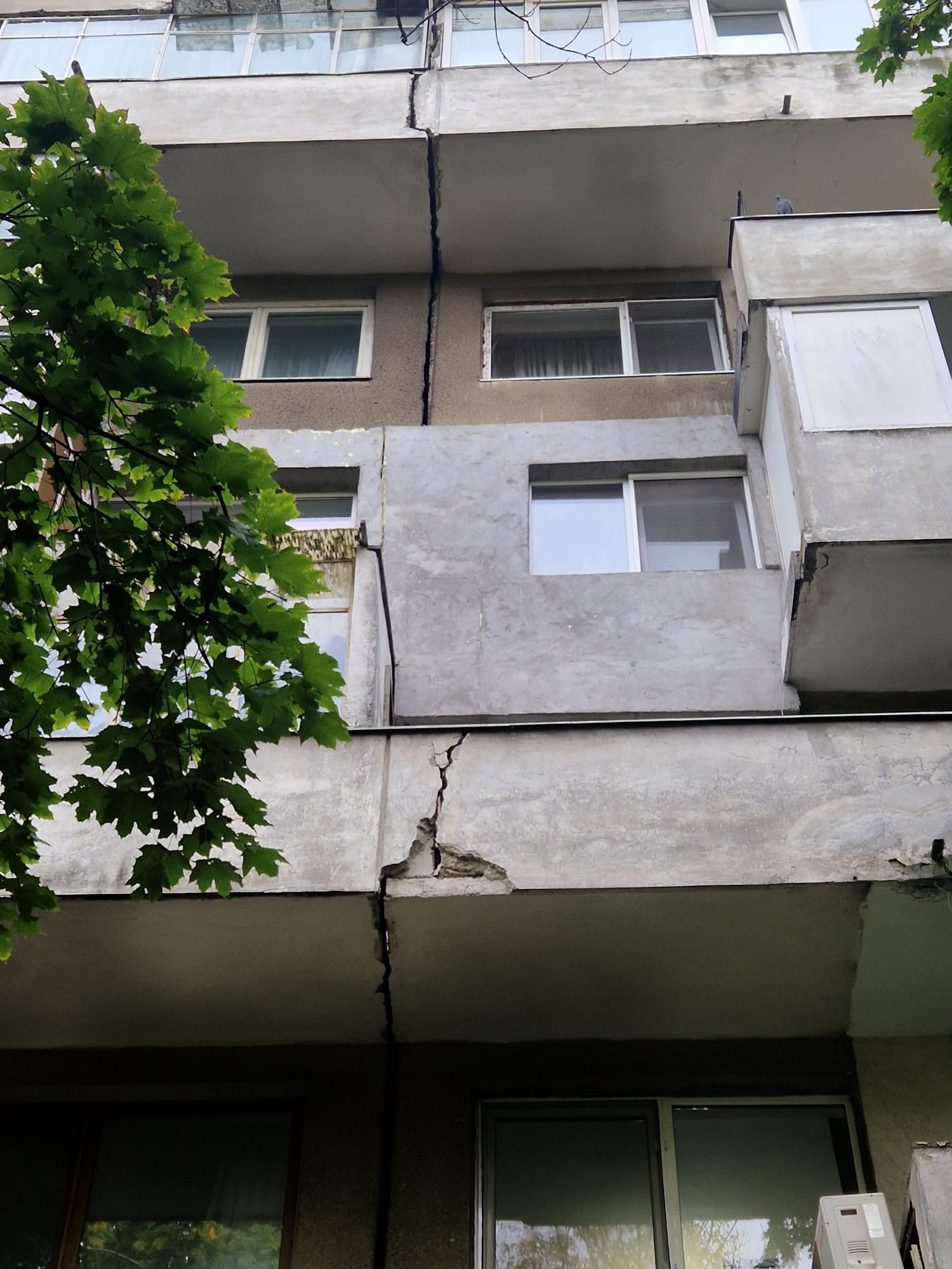 Explicații de la Primăria Capitalei după evacuarea unui bloc cu bulină roșie din Drumul Taberei