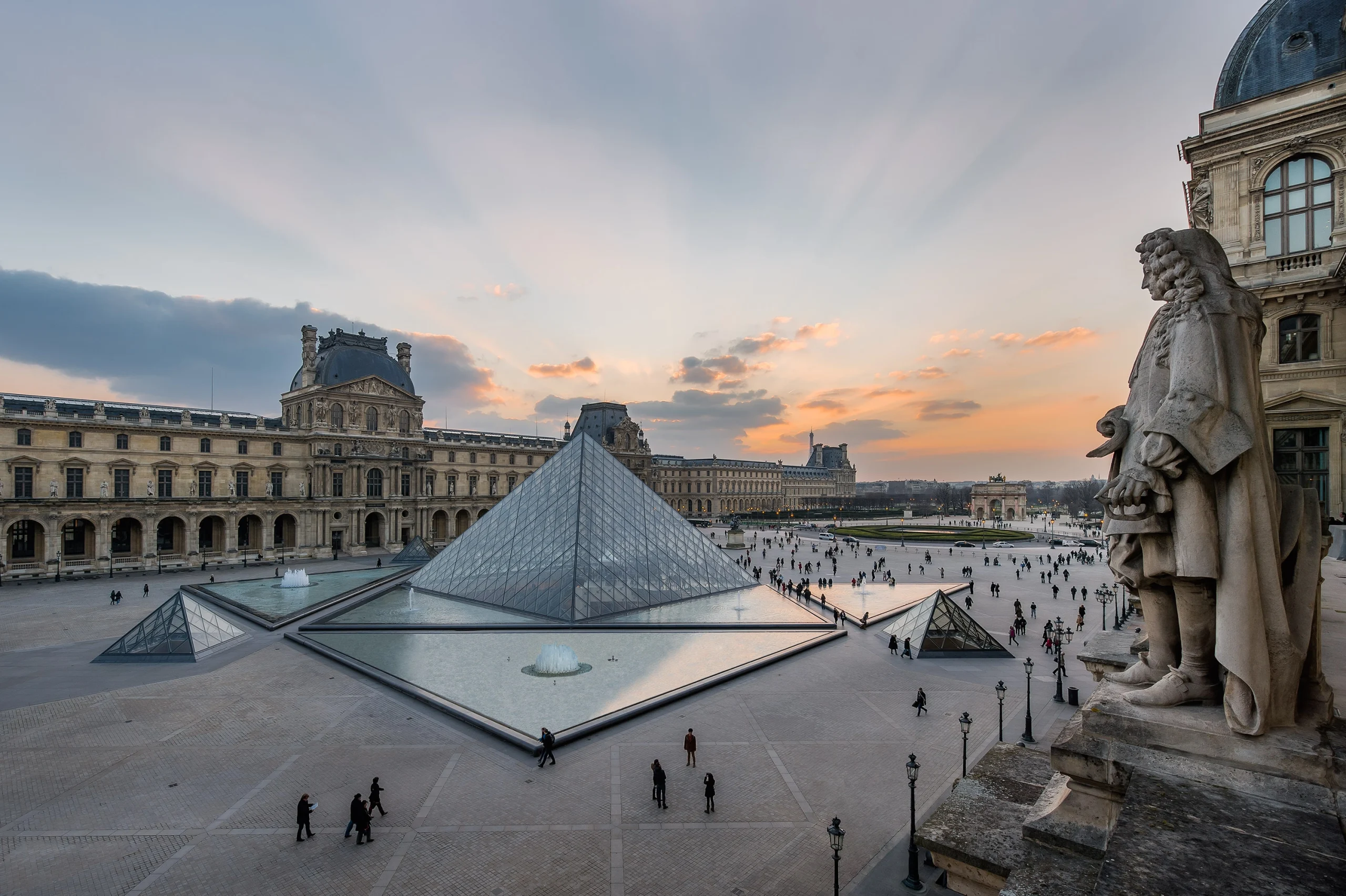 Muzeele din Paris sunt închise din cauza temerilor legate de proteste, accesul la Mona Lisa fiind blocat