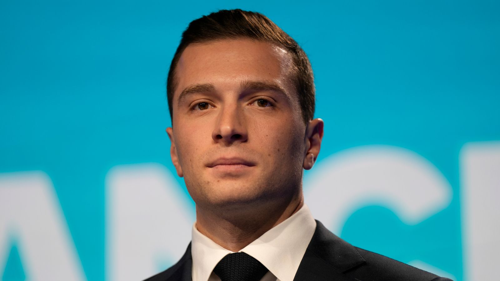 Jordan Bardella a fost reelect să conducă Rassemblement National, înainte de candidatura Marine Le Pen