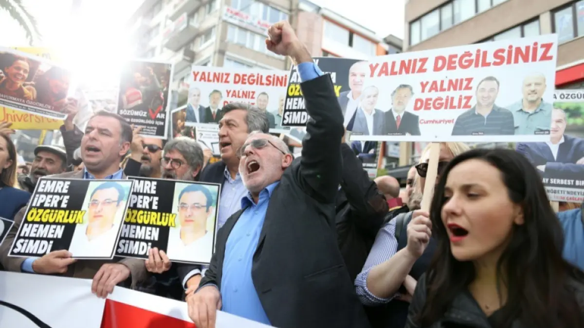 Proteste masive în Turcia împotriva cenzurii și a presiunii exercitate asupra jurnaliștilor