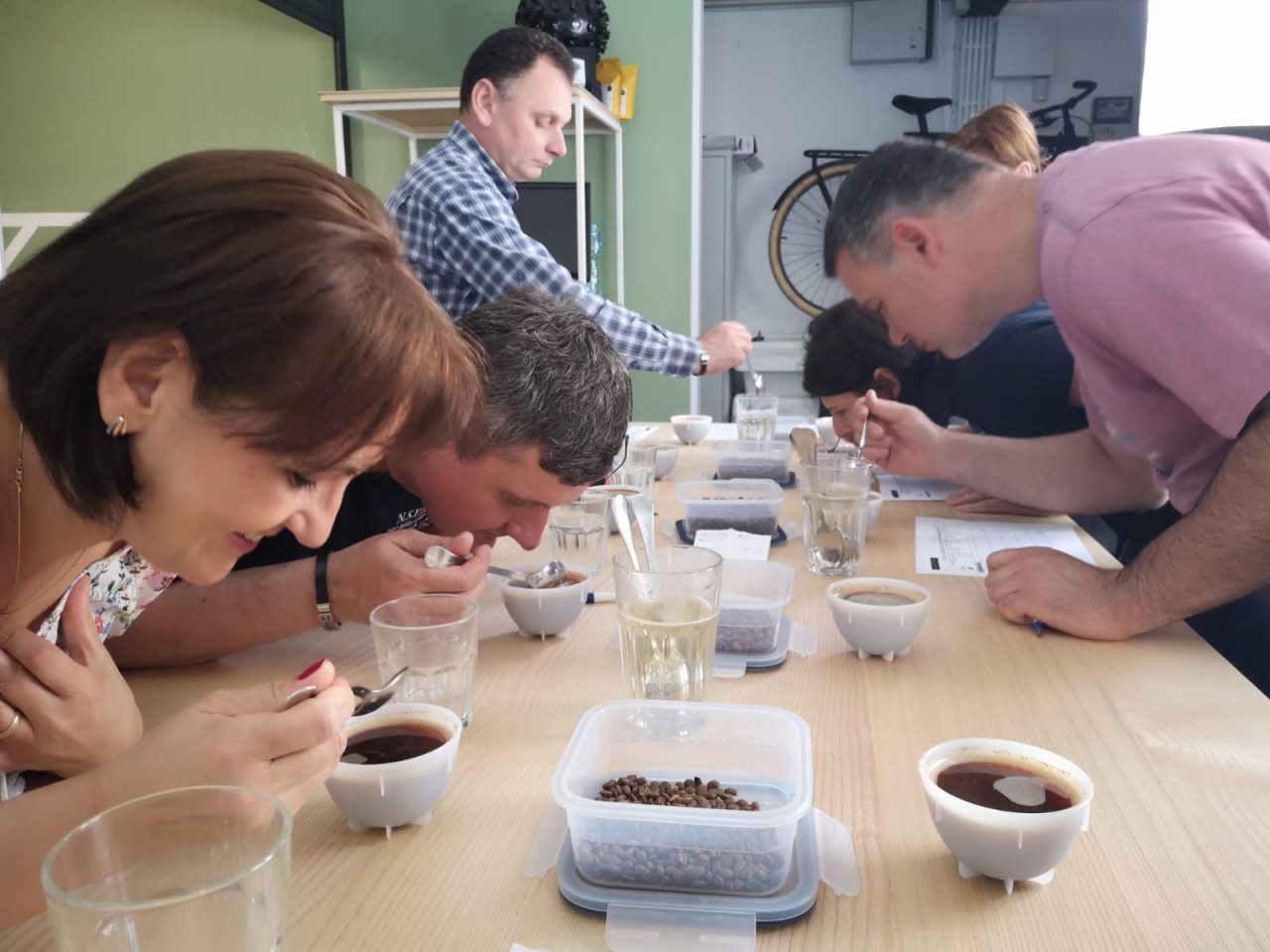 Inginerii care transformă pasiunea pentru gastronomie într-o explorare istorică: povestea fraților Cetățeanu