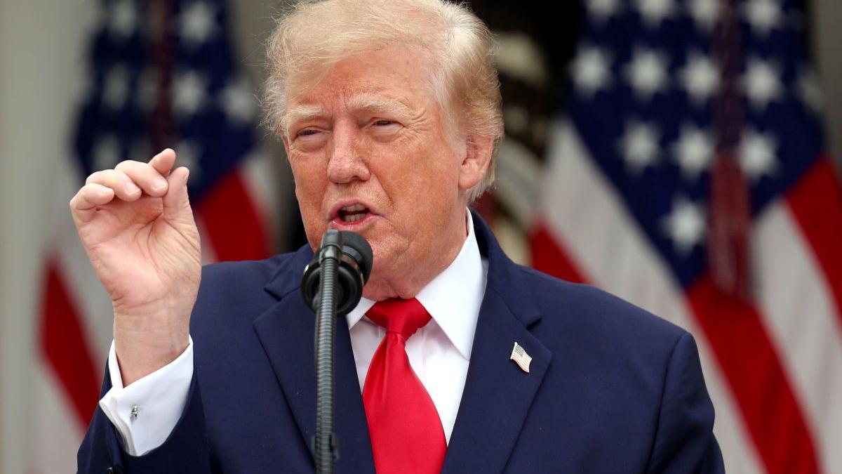 Trump atacă imigranții din Somalia: acuzații despre furturi și posesia de mașini de lux
