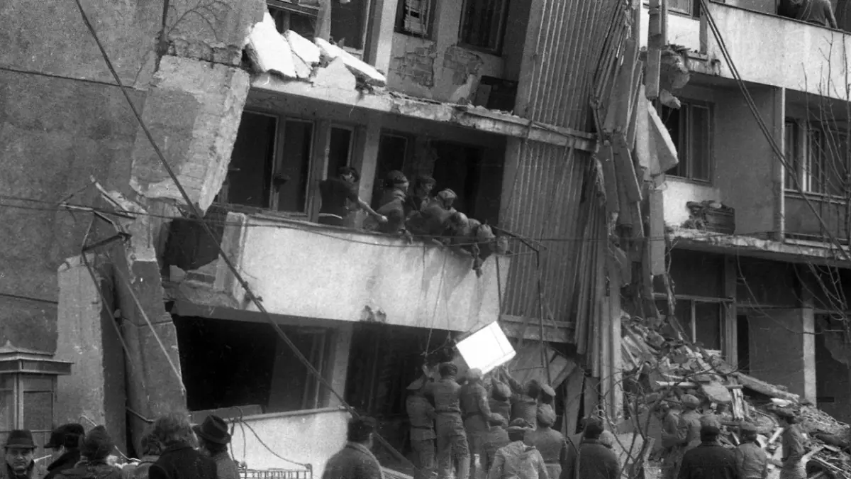 Cum au fost dotate blocurile noi pentru supraviețuitorii cutremurului din 1977