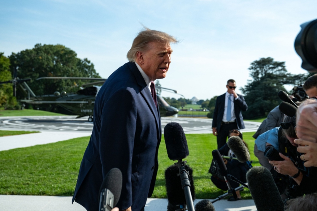Speculații privind sănătatea lui Donald Trump după apariția unei noi vânătăi pe față