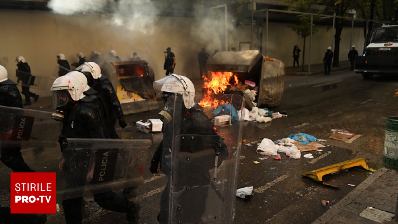 Violențe și incendieri în Franța: peste 1.300 de persoane reținute în urma protestelor