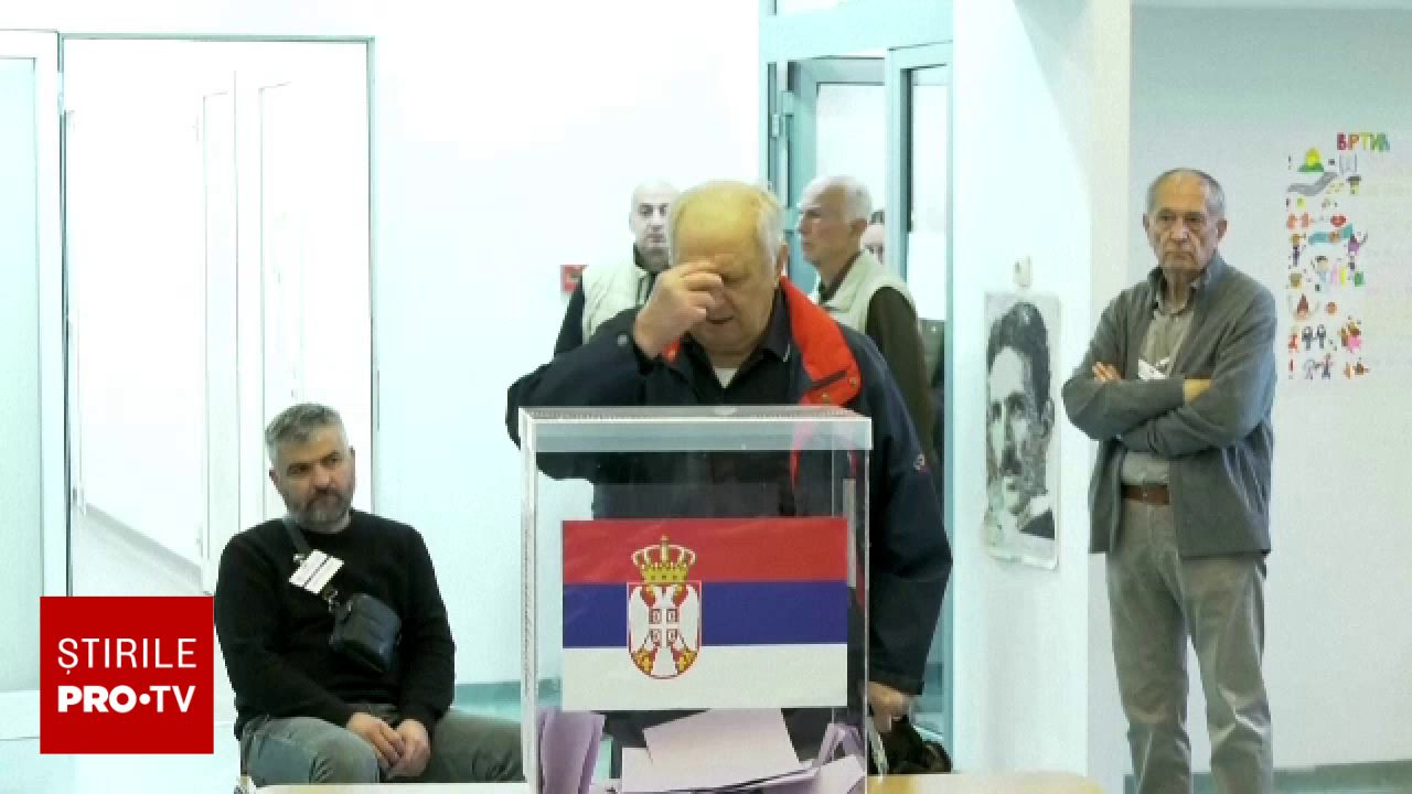 Alegeri parlamentare în Serbia: Cozi uriașe la urne și luptă strânsă între partidul lui Vučić și Lista Studenților