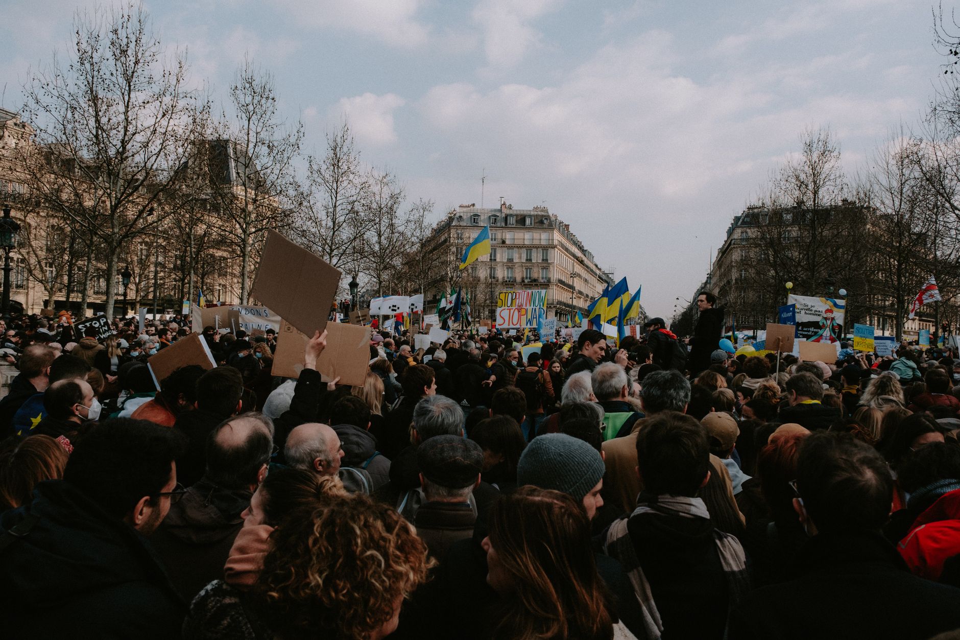 Proteste masive în Franța: sute de mii de oameni au manifestat, iar ciocnirile au izbucnit în mai multe orașe