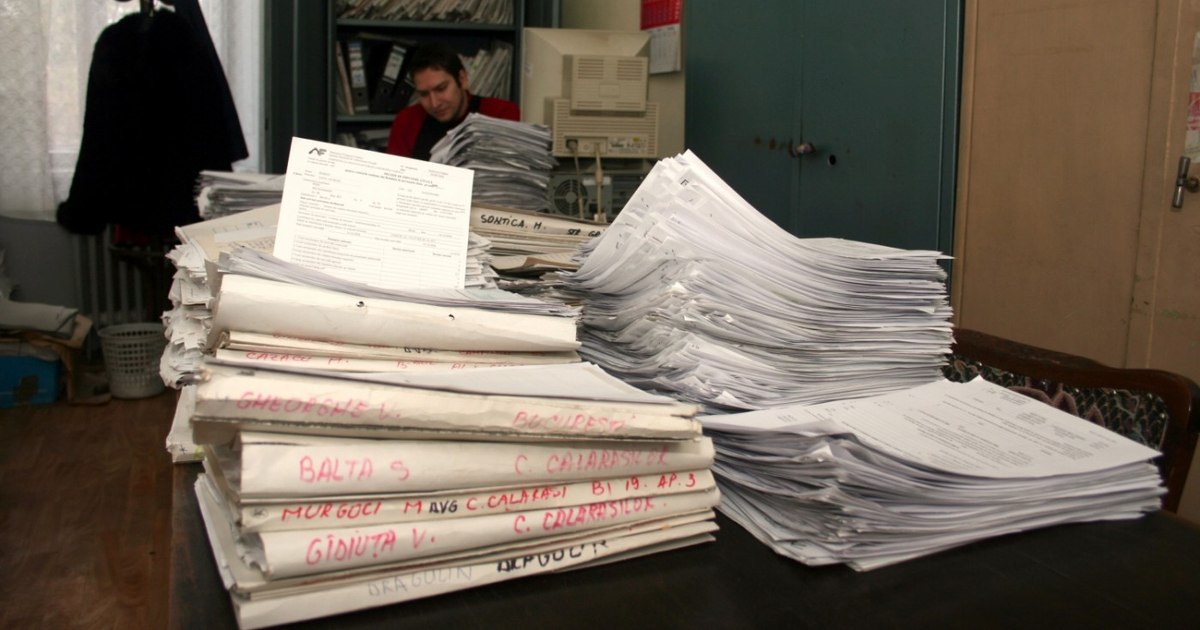 Angajații din sectorul public critică risipa de bani: doar 30% văd rezultate concrete