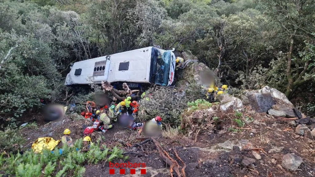 Accident grav în Spania: Un autocar cu pasageri a căzut într-o râpă de 20 de metri