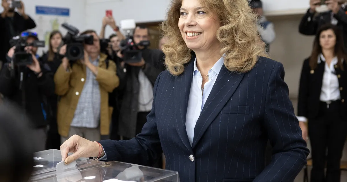Alegeri prezidențiale în Bulgaria: Iliana Iotova câștigă primul tur, dar scrutinul se decide în al doilea tur