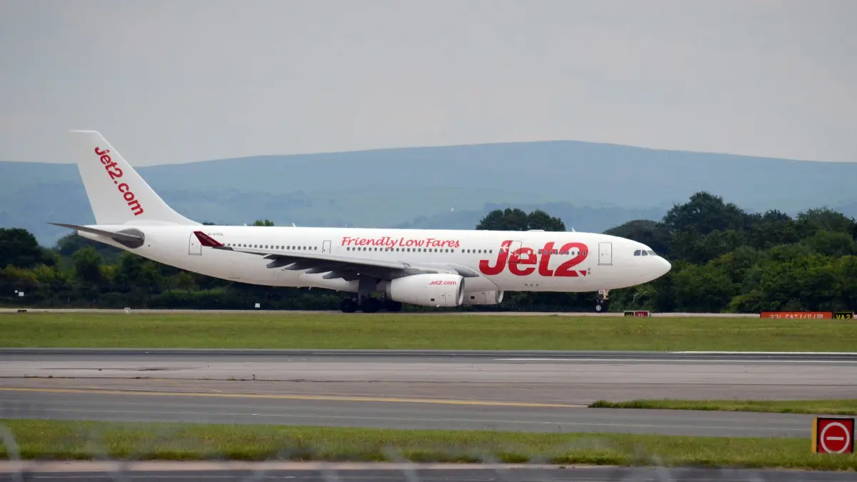 Un avion de pasageri a ieșit de pe pistă la Birmingham din cauza furtunii Boelo