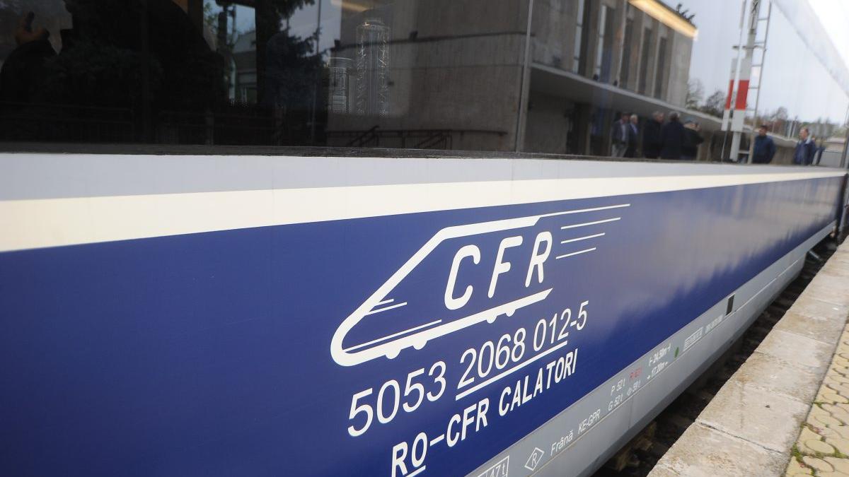 Calvar feroviar între Brașov și Sighișoara: un tren internațional a întârziat aproape zece ore