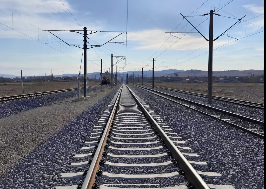 Modernizarea căii ferate Brașov-Sighișoara: lucrările au ajuns la 61% din stadiul fizic