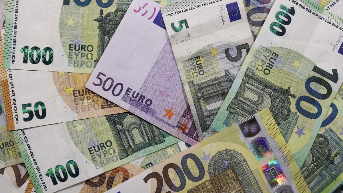 Mecanic din Spania reîncadrat după ce a fost concediat după un mesaj pe WhatsApp