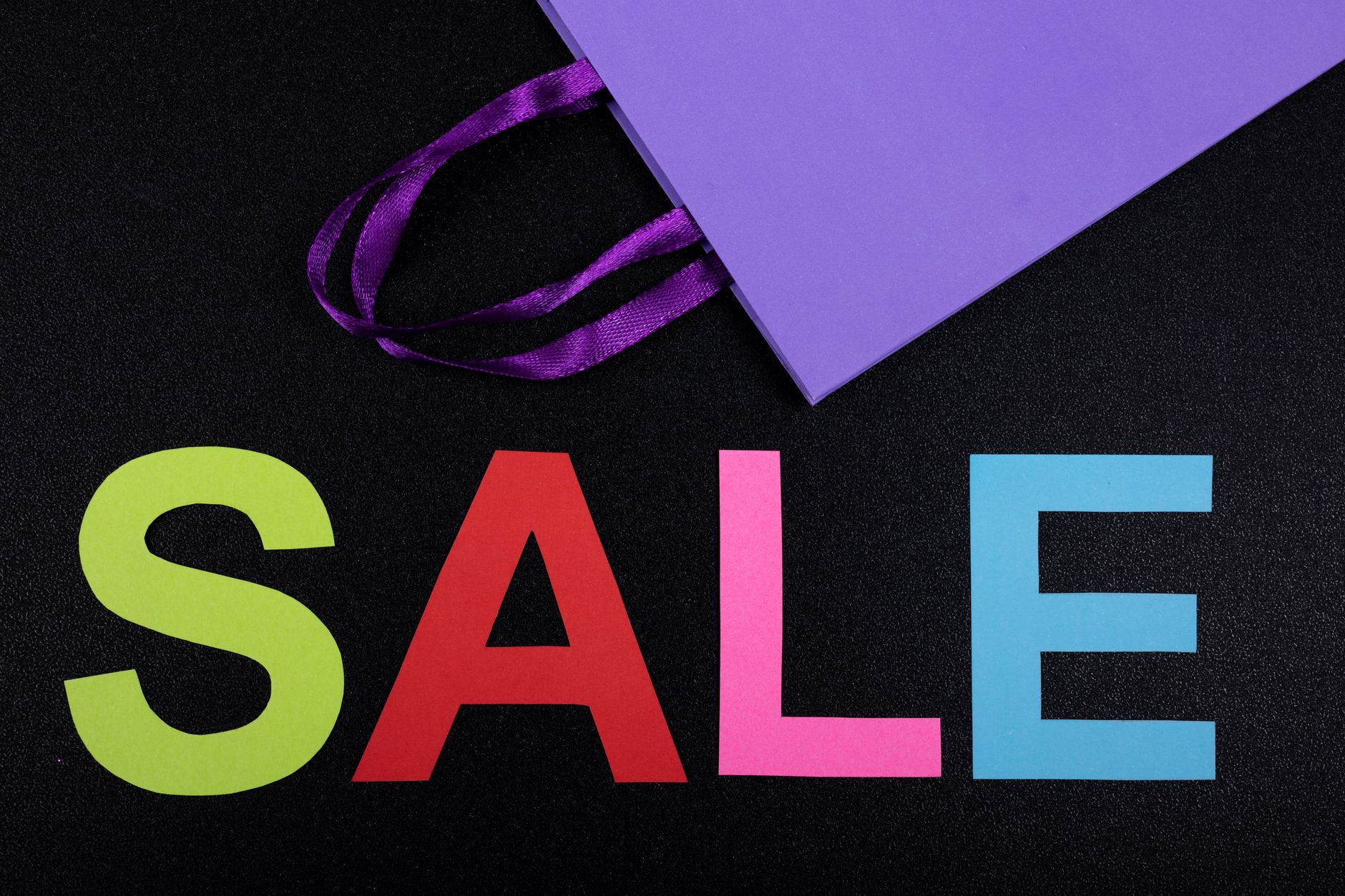 Black Friday 2026: Altex, Brico și Media Galaxy anunță reduceri de până la 50%