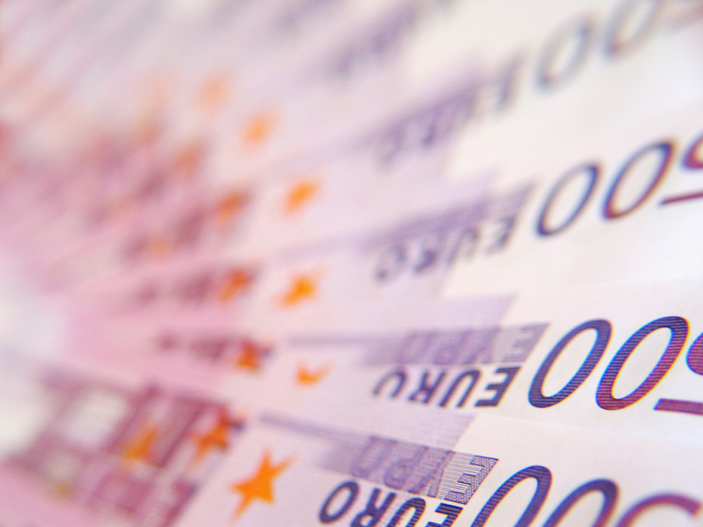 Ancheta de la Vama Aeroportului Otopeni după dispariția unei sume de aproape 700.000 de euro