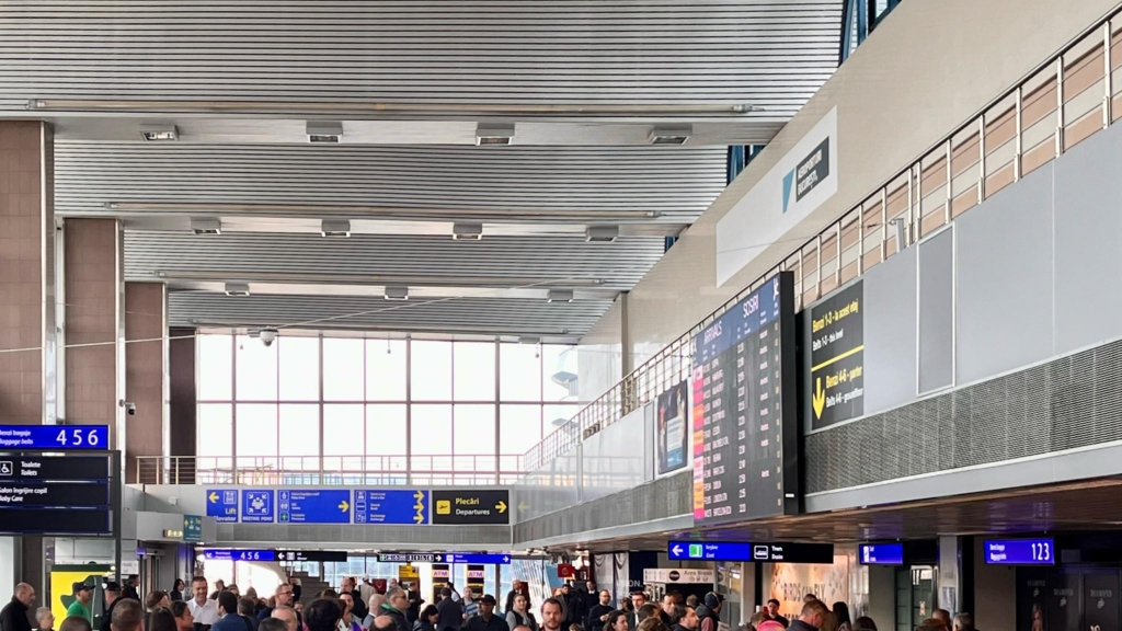 Mister la Aeroportul Otopeni: Aproape 700.000 de euro confiscate de vameși au dispărut din depozit