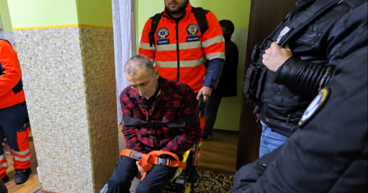 Un bărbat bolnav de cancer a fost arestat în România după ce s-a întors din Anglia pentru ultimele zile