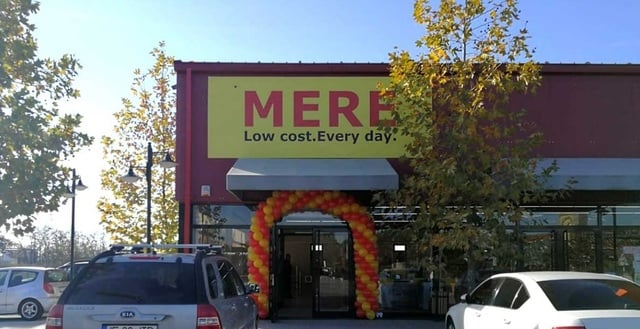 Schimbări în retailul de proximitate: Magazinele Mere cedăază puncte de lucru către un producător din Vrancea