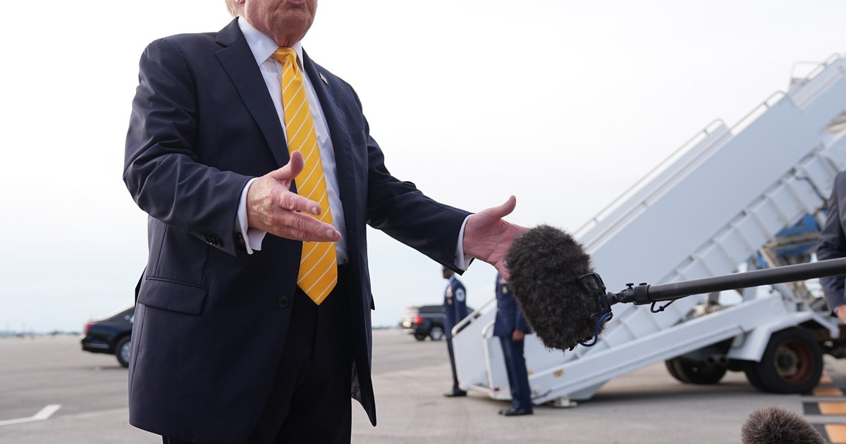 Scăderea popularității lui Donald Trump în SUA, sub presiunea problemelor economice și a conflictului cu Iranul
