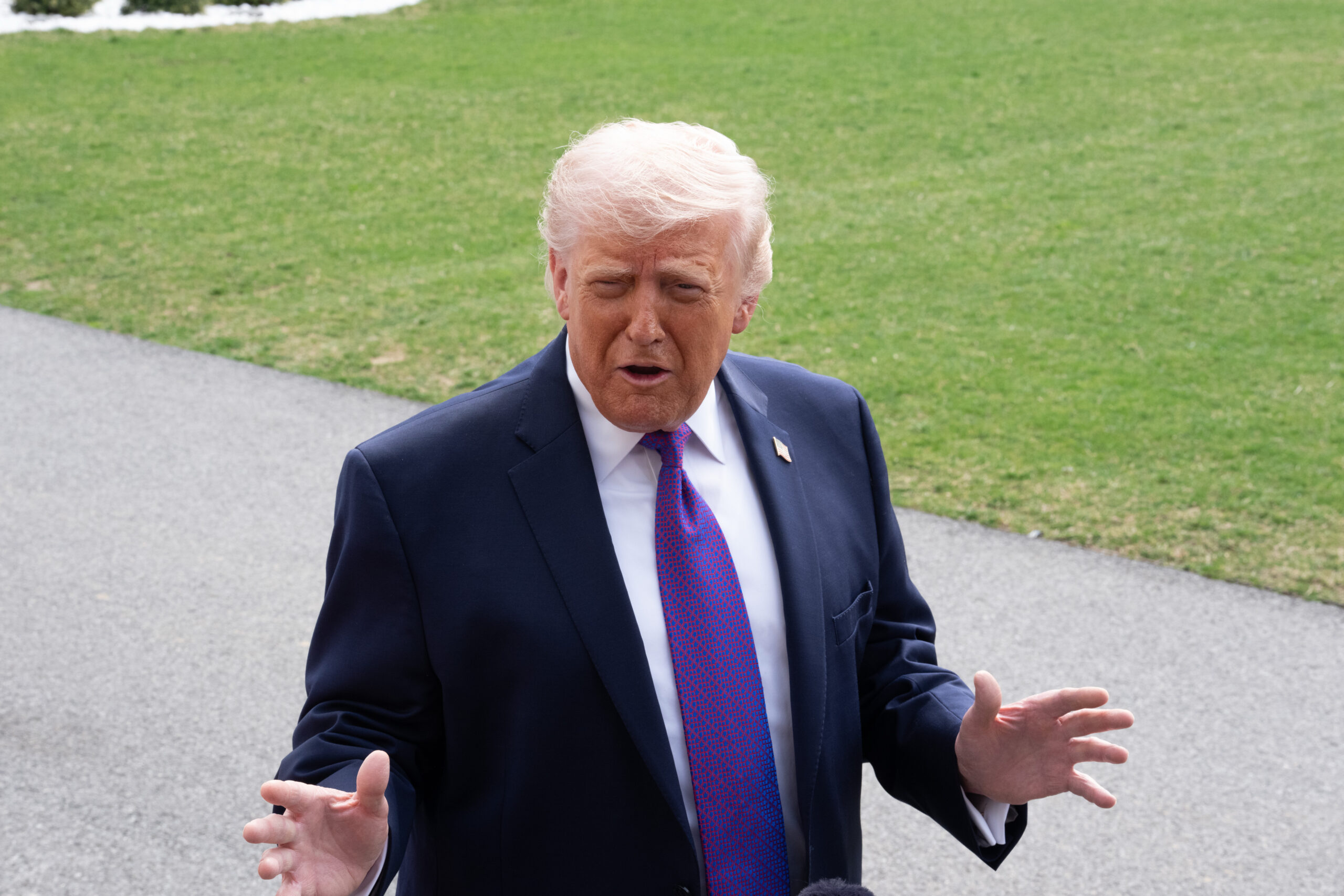 Donald Trump promite un milion de dolari pentru denunțarea fraudelor electorale