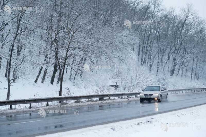 Echipajele de deszăpezire sunt pregătite pentru ninsorile din zonele montane ale Maramureșului și Sucevei