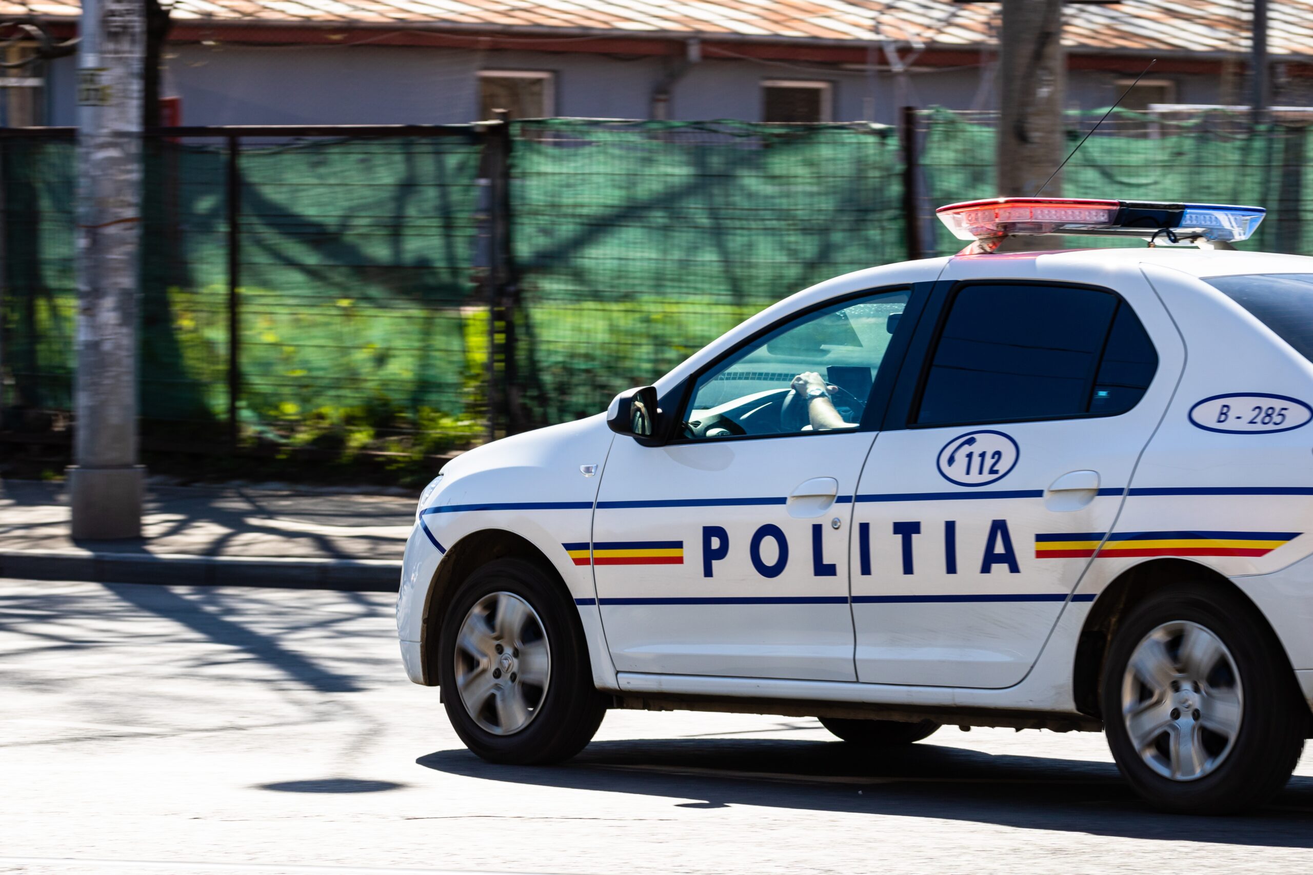 Un polițist din Timișoara este trimis în judecată pentru că a oferit informații despre locuințe grupării de hoți
