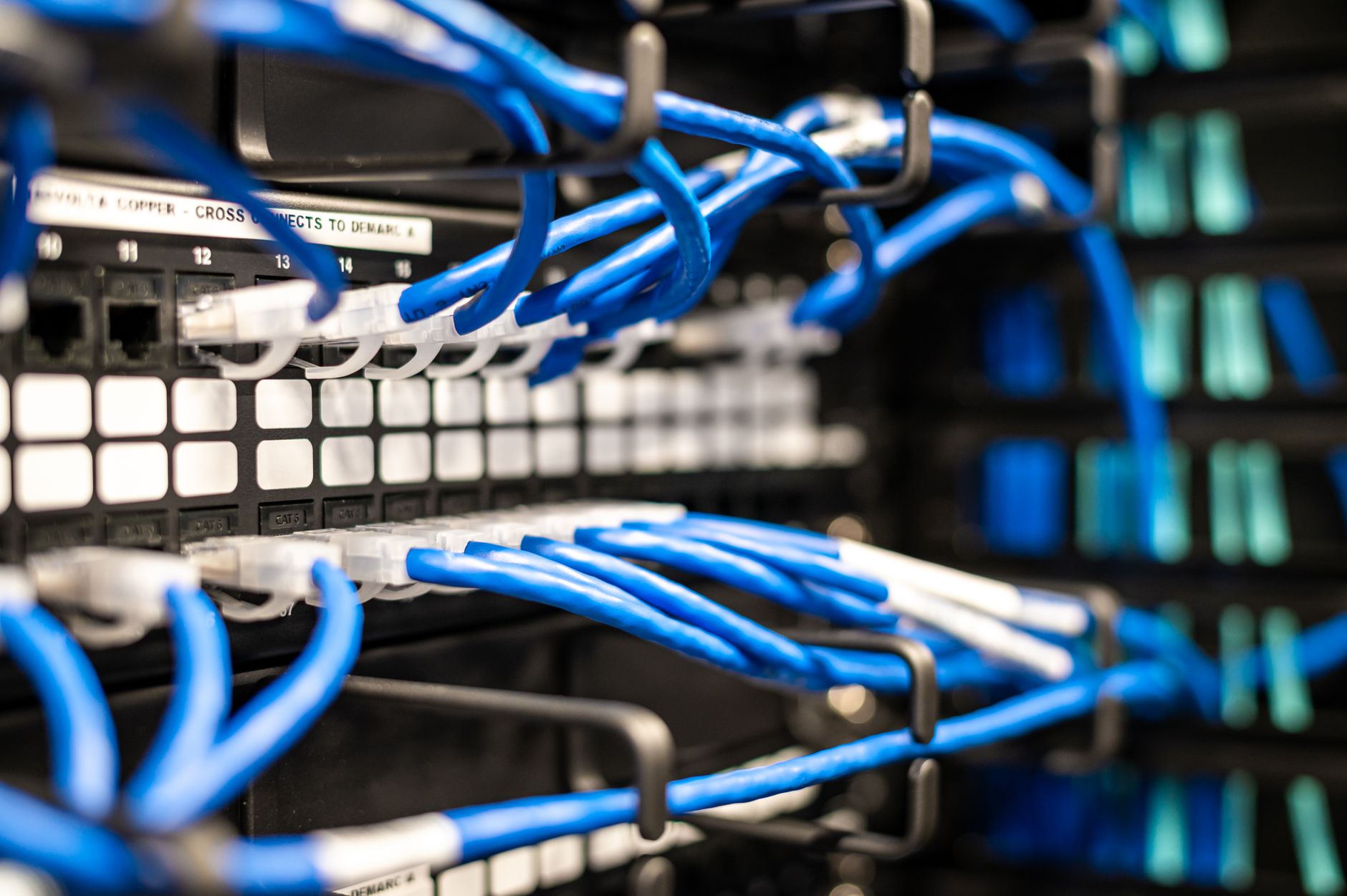 Infrastructura internetului este pusă în pericol de o organizație cu un singur angajat permanent
