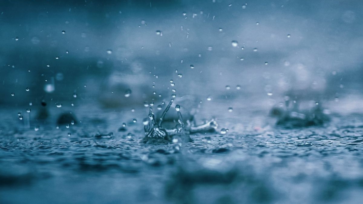 Avertismente meteo severe în România: ploi torențiale și cod portocaliu emise de ANM