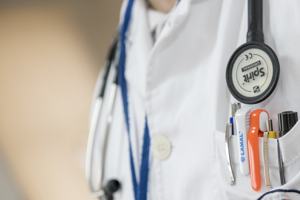 Medic de la spitalul din Sighișoara amenințată cu moartea de către rudele unui pacient decedat