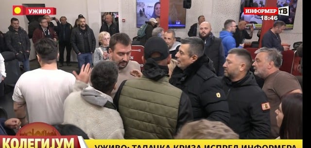 Protestatari sârbi au pătruns într-o redacție de televiziune pentru a cere arestarea unui redactor-șef