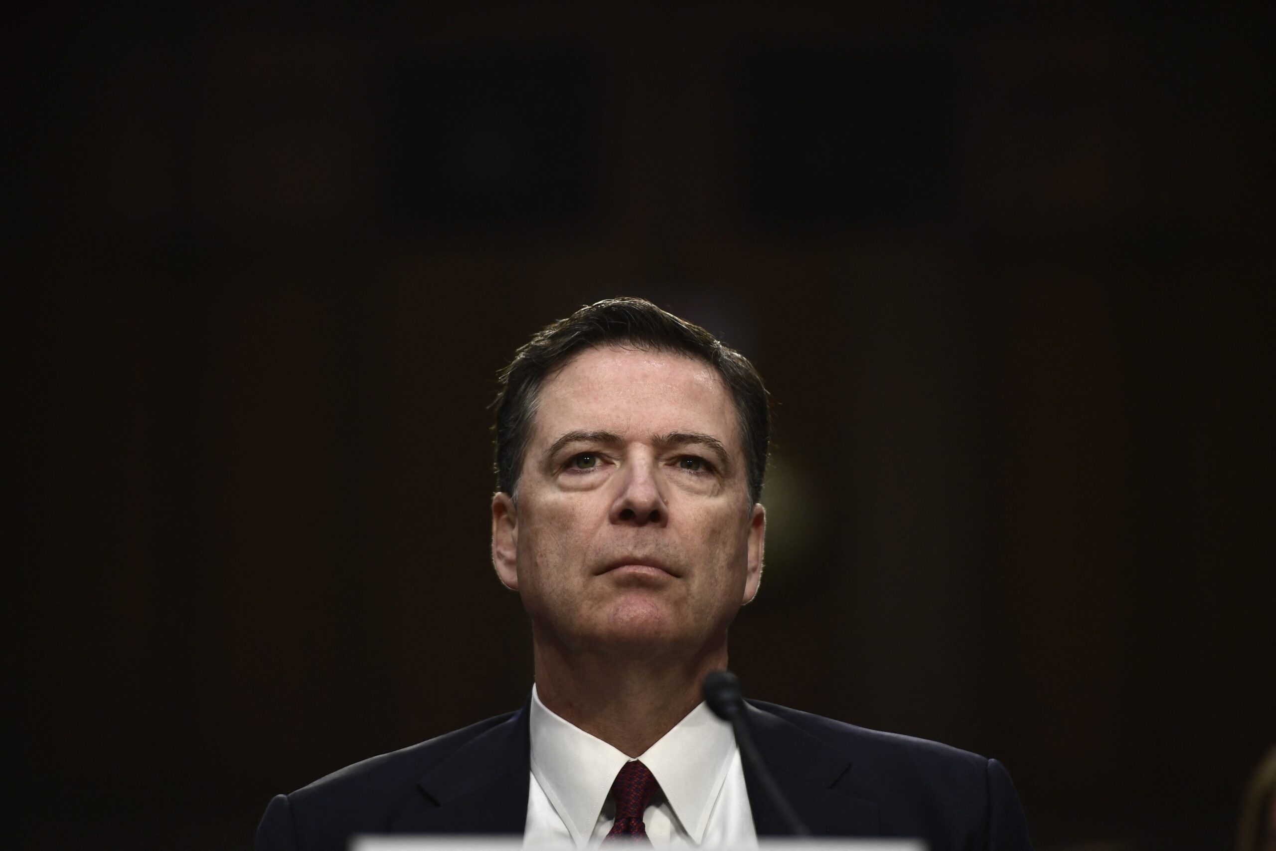 Fostul director al FBI, James Comey, este înculpat din nou în SUA pentru divulgarea de informații clasificate
