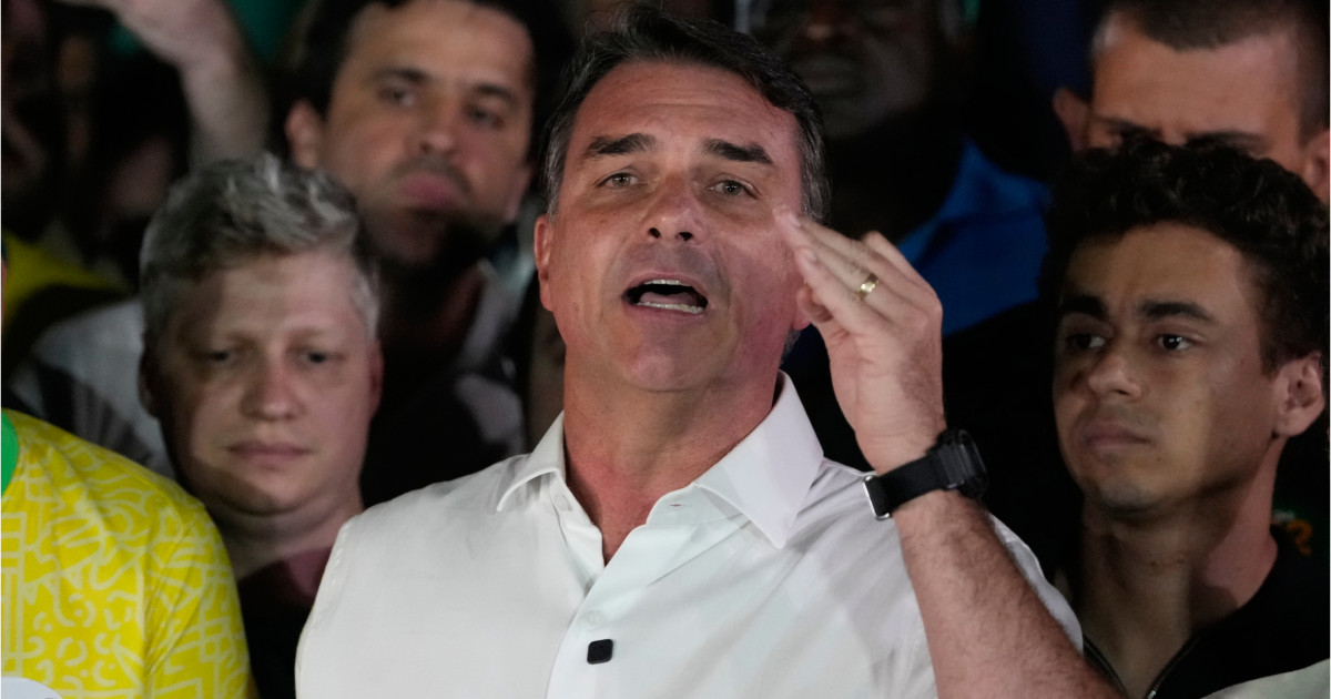 Pașapoartele lui Flávio Bolsonaro au fost anulate de poliția din Brazilia după expirarea termenului de predare