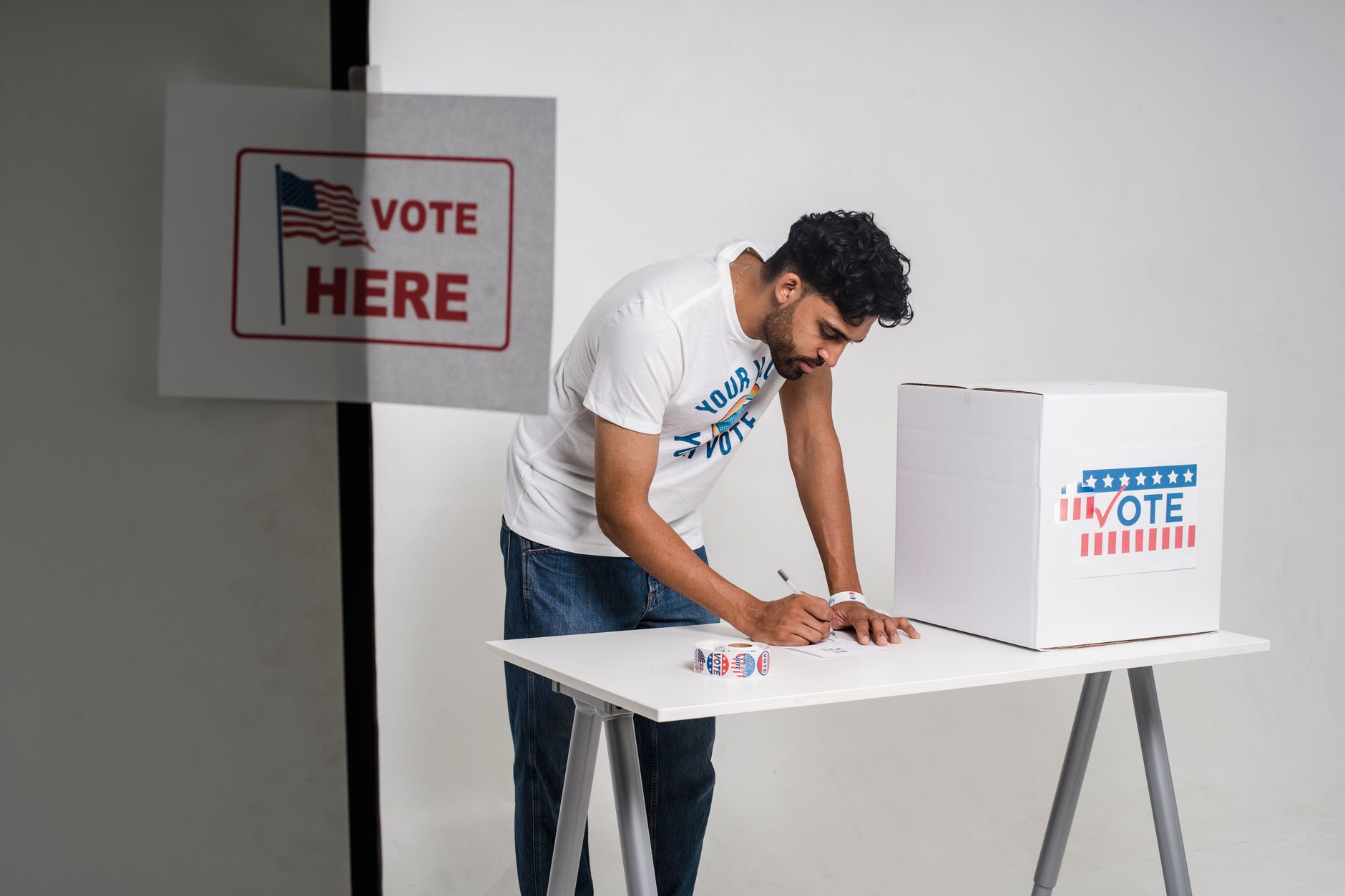 Alegeri parlamentare în Israel: Partidul lui Netanyahu conduce în exit-polluri, dar niciun bloc nu are majoritate